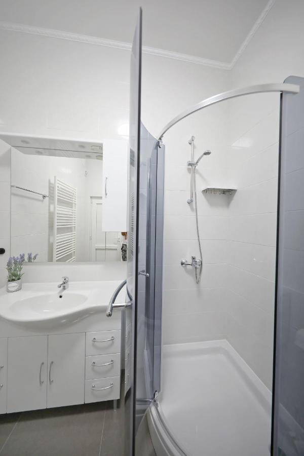 Apartmani Rudi Vir Esterno foto